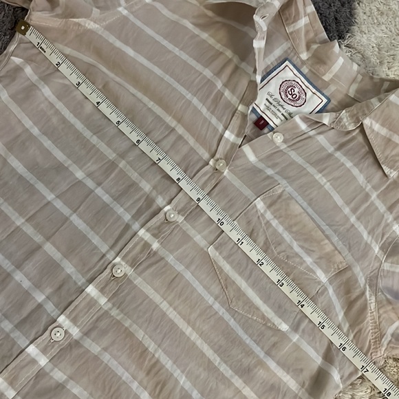 SO Light and flowey button down shirt - Picture 5 of 10